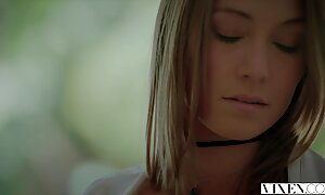 عشيقة يلهون مع تنزيل سكسي عربي عبد فيديو إباحي 